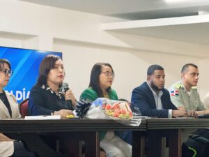 Autoridades dan seguimiento a la Mesa de Seguridad, Ciudadanía y Género en el municipio de Santiago.