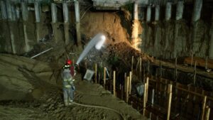 Bomberos de Santiago controlan fuga de gas de un tanque de 120 galones